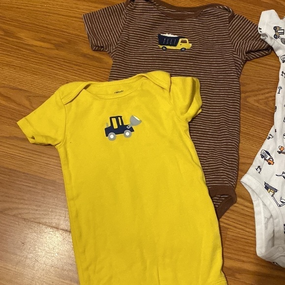 Set of 4 Carter’s One Piece size 24 months (CA) - Picture 3 of 5